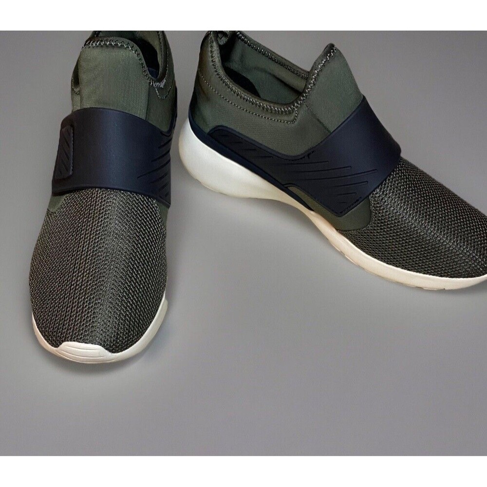 Robert Wayne Sneakers Men's 9.5 Darrance Green Black Fashion Mesh Shoes Slip On